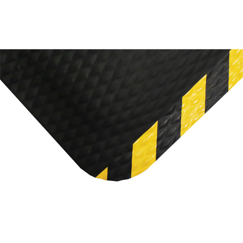 Tapis Hog Heaven, Losange, 4-4/5' x 8' x 7/8", Noir/Jaune, Nitrile NTL Industrial