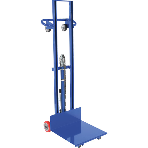 Gerbeur hydraulique &agrave; plateforme, M&eacute;canisme Pompe au pied, Capacit&eacute; de 400 lb, Levage max de 51-1/8" NTL Industrial