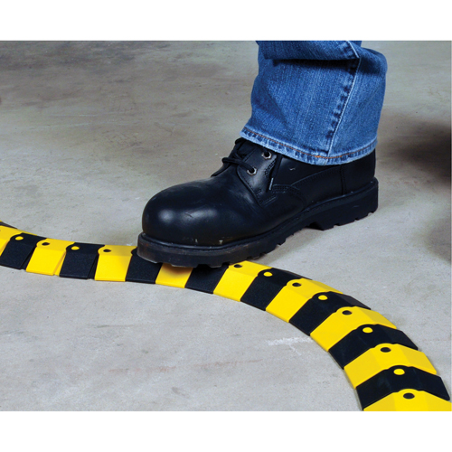 Syst&egrave;me de protection de c&acirc;bles Ultra-Sidewinder - petit , 13,125" x 3" x 0,75", 32000 lb (16 tonnes) NTL Industrial