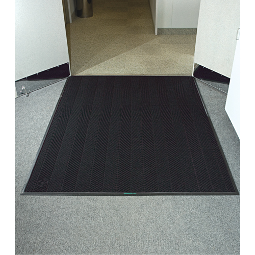 Tapis Waterhog Eco Elite, Essuie-pieds/grattoir, 6' x 8' x 3/8", Fum&eacute;e noire NTL Industrial