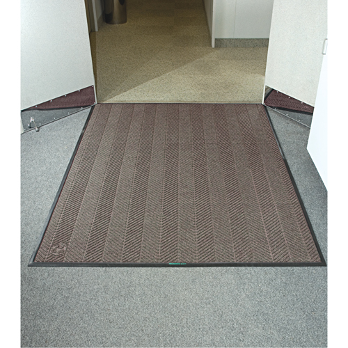 Tapis Waterhog Eco Elite, Essuie-pieds/grattoir, 4' x 8' x 3/8", Brun ch&acirc;taignier NTL Industrial
