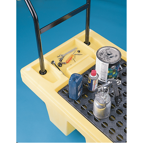 Chariots Poly-Spillcart, 66,5" lo x 29" la x 43,9" h, Cap. de d&eacute;versement 57 gal. US NTL Industrial