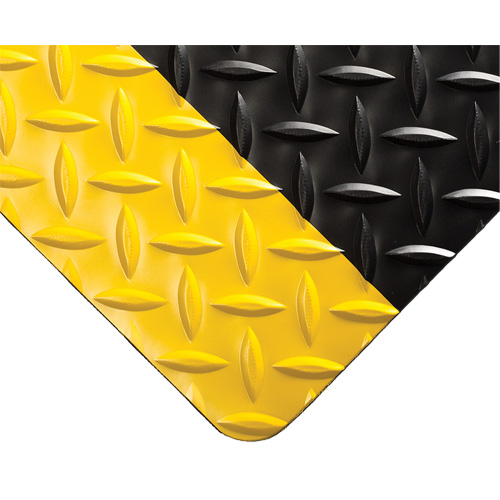 Tapis Diamond-Plate pour tableau de contr&ocirc;le no 701, 3' la x 75' lo, 1/4" &eacute;paisseur, Noir/Jaune, PVC NTL Industrial