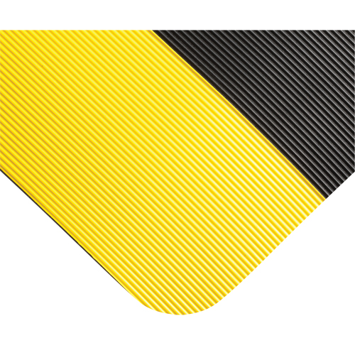 Tapis tr&egrave;s robuste pour panneau de contr&ocirc;le No 720, Ondul&eacute;, 3' x 10' x 5/8", Noir/Jaune, PVC NTL Industrial