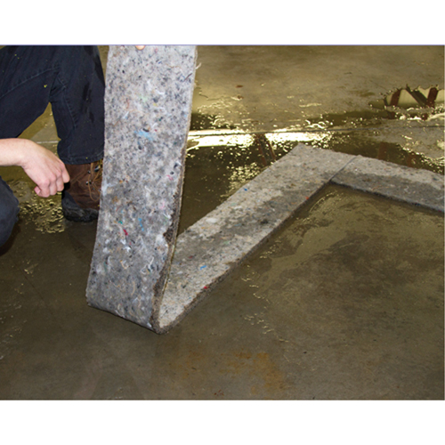 Bandes Husky Spilltration, Huile seulement, 64" x 8", 4 gal. d'absorption NTL Industrial