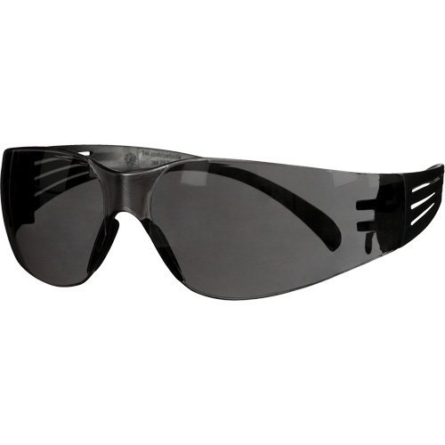 Lunettes de protection de s&eacute;rie 100 SecureFit, Lentille Gris, Antibu&eacute;e/Anti-&eacute;gratignures, ANSI Z87+/R&eacute;pond ou surpasse la norme CSA Z94.3 NTL Industrial