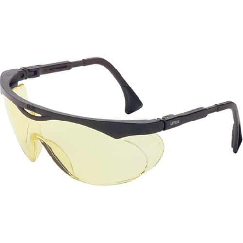 Lunettes de s&eacute;curit&eacute; Uvex Skyper, Lentille Ambr&eacute;e, Anti-&eacute;gratignures, ANSI Z87+/R&eacute;pond ou surpasse la norme CSA Z94.3 NTL Industrial