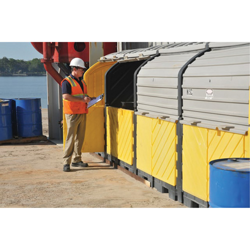 P16 Plus Ultra-Hard Top Spill Pallets sans drain, 250" lo x 79" la x 62" h, Capacit&eacute; de charge 9000 lb NTL Industrial
