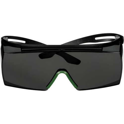 Lunettes de s&eacute;curit&eacute; SecureFit s&eacute;rie 3700 SF3730AS-BLK, Lentille Gris/IR 3.0, Anti-&eacute;gratignures, ANSI Z87+/R&eacute;pond ou surpasse la norme CSA Z94.3 NTL Industrial
