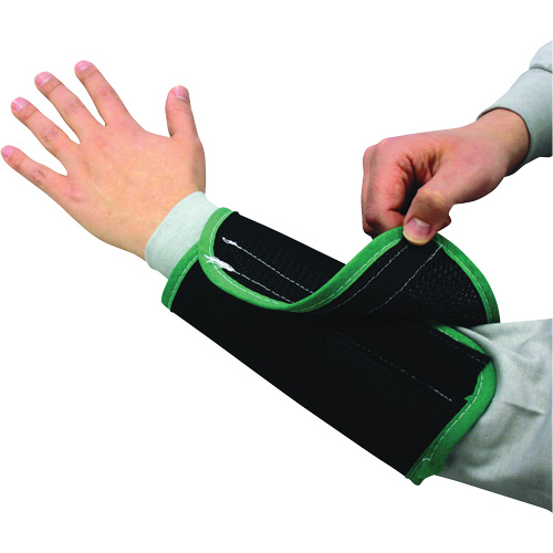 Manchette en maille de canne &agrave; double &eacute;paisseur Kut Gard, Nylon, 9", ASTM ANSI niveau A4, Noir NTL Industrial