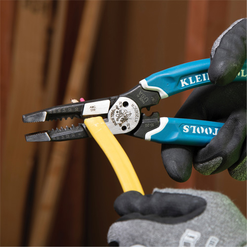 Outil polyvalent Klein-Kurve pour d&eacute;nuder, couper et sertir les fils, 8-1/4" lo, 8 - 20 AWG NTL Industrial