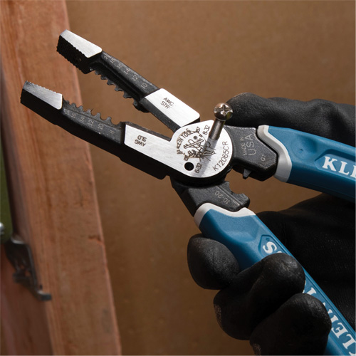Outil polyvalent Klein-Kurve pour d&eacute;nuder, couper et sertir les fils, 8-1/4" lo, 8 - 20 AWG NTL Industrial