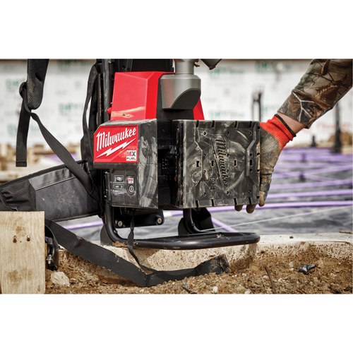 Ensemble vibrateur &agrave; b&eacute;ton &agrave; dos MX Fuel NTL Industrial