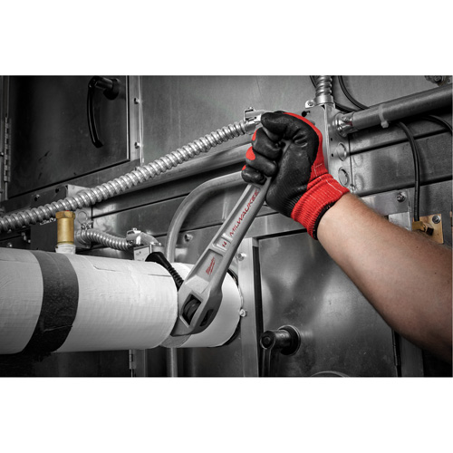 Cl&eacute; &agrave; tuyau coud&eacute;e en aluminium, Cap des m&acirc;choires 2", Longueur 14", Fini Rev&ecirc;tement en poudre, Prise Ergonomique NTL Industrial