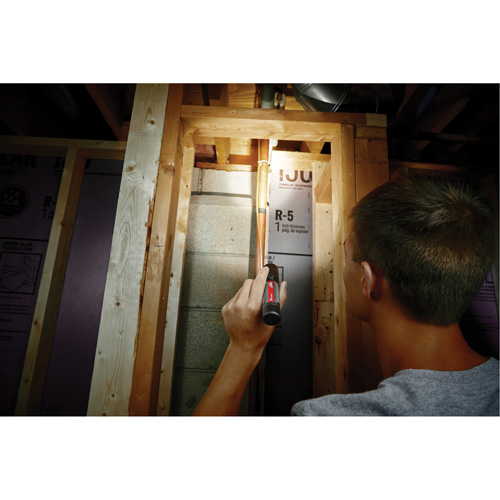 USB Compatible Compact Flashlight, LED, 800 Lumens, Rechargeable Batteries NTL Industrial