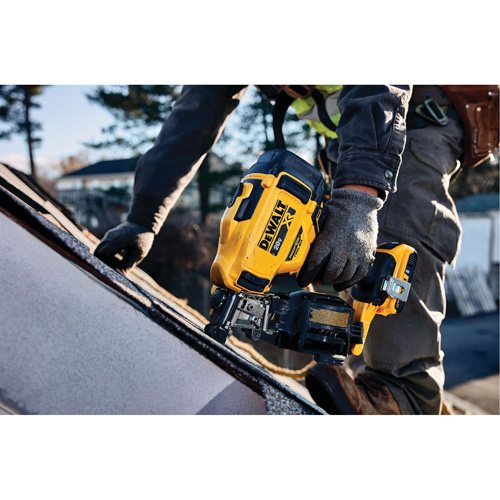 15° Cordless Coil Roofing Nailer Kit, 20 V, Lithium-Ion NTL Industrial