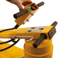 Mammut Jack, 165 Ton(s), Air Hydraulic NTL Industrial