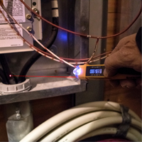 Testeur de tension sans contact avec thermomètre à infrarouge IB885 | NTL Industrial