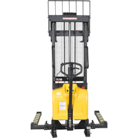 Gerbeur pour chariot &eacute;l&eacute;vateur, Fonctionnement &eacute;lectrique, Capacit&eacute; 2000 lb, Lev&eacute;e max 63" NTL Industrial