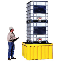Palette antid&eacute;versement avec drain Ultra-IBC Spill Pallet , Capacit&eacute; de d&eacute;versement 400 gal. US, 58,75" x 58,75" x 33" NTL Industrial