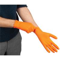 Gants d'examen de poids lourd &agrave; prise tactile, Petit, Nitrile, 8 mils, Sans poudre, Orange NTL Industrial