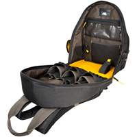 Sacs &agrave; dos pour outils Techgear &agrave; 53 pochettes, 16" lo x 13-1/4" la, Noir, Polyester NTL Industrial