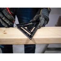 &eacute;querre de charpentier MACH-1 Smart Mark Johnny Square&reg; de 7-1/4 po avec fiole de niveau NTL Industrial