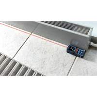 T&eacute;l&eacute;m&egrave;tre laser rouge BLAZE, 0.0' - 165' (0.0 m - 50,2 m) Gamme de mesure, Num&eacute;rique (&eacute;lectronique) NTL Industrial