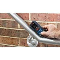 T&eacute;l&eacute;m&egrave;tre laser rouge connect&eacute; BLAZE, 0.0' - 165' (0.0 m - 50,2 m) Gamme de mesure, Num&eacute;rique (&eacute;lectronique) NTL Industrial